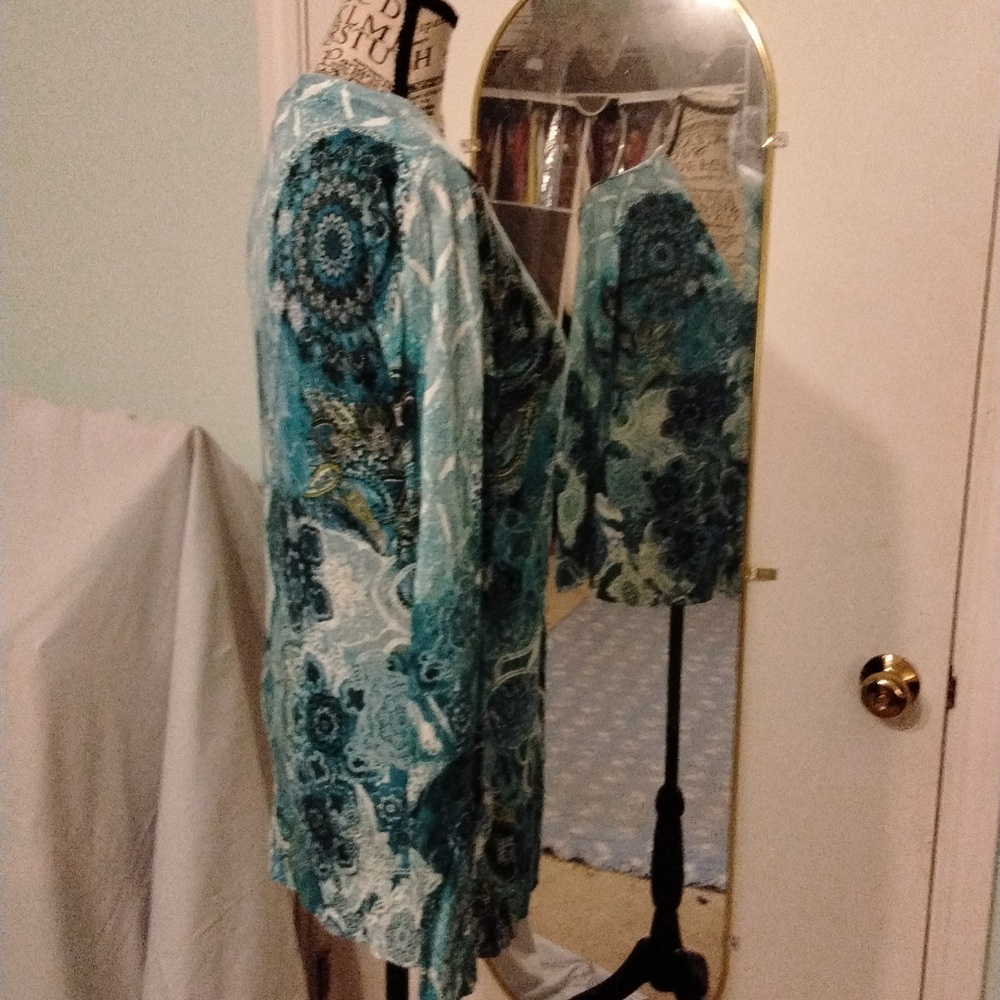 Women's EUC Chico's blue paisley long sleeve button front Cardigan Sz 0 (XS) - Picture 2 of 7